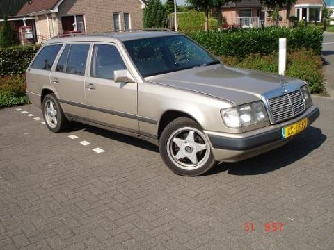 Mercedes-Benz 200 TD (1988)