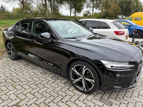 Volvo S60 B4 Plus (2023)