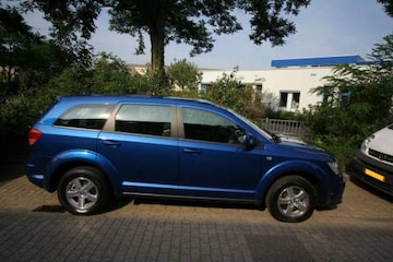 Dodge Journey 2.4 SXT (2008)