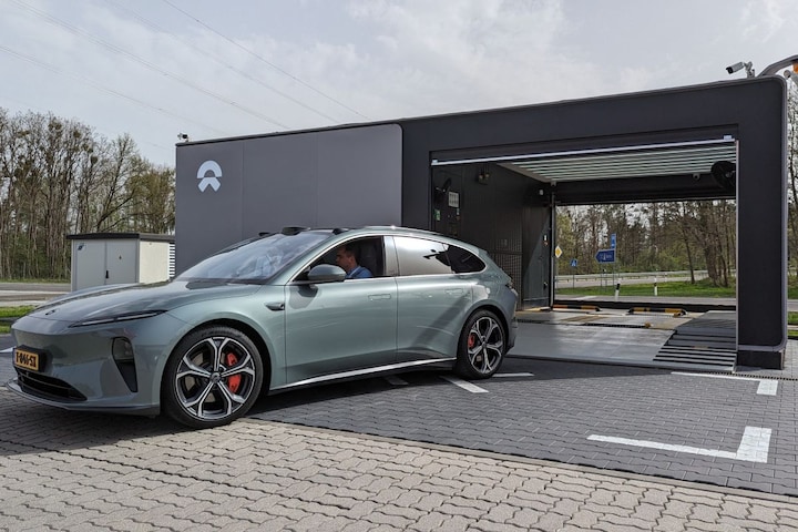 Nio ET5 Touring bij accuwisselstations