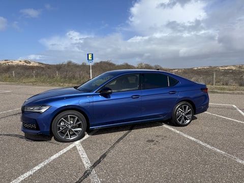 Skoda Superb 1.5 TSI iV PHEV Sportline Business (2026)
