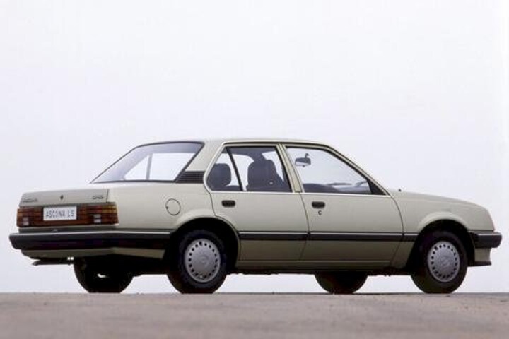 Opel Ascona 1.8 S LS