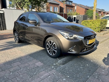 Mazda 2 SkyActiv-G 90 Skylease GT (2015)
