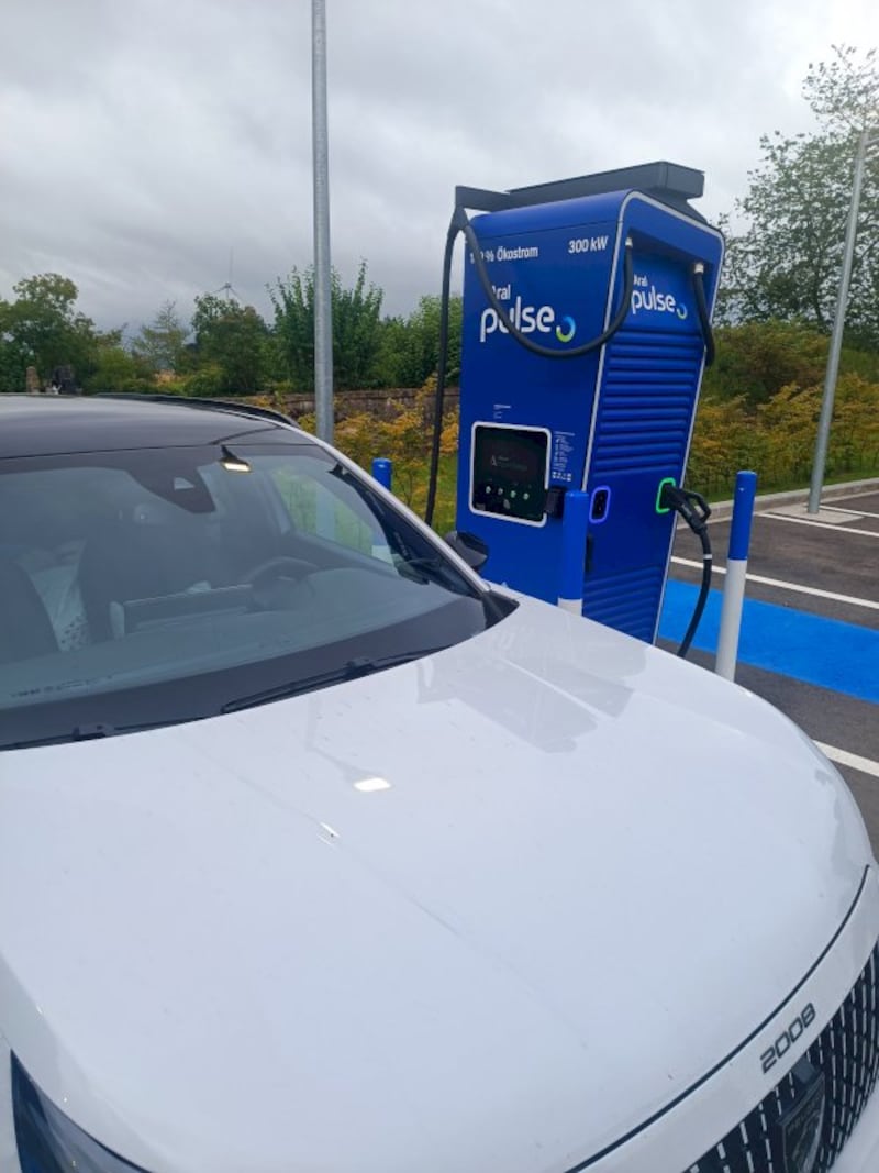 Peugeot e-2008 Allure EV 54kWh 156 (2024)