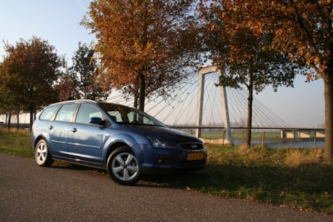 Ford Focus Wagon 1.8 16V Flexifuel Futura (2007)