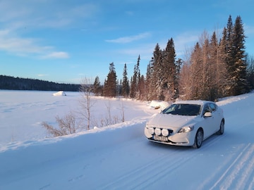 Volvo V40 T2 Kinetic (2015)