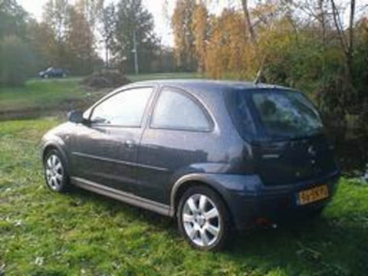 Opel Corsa 1.2-16V Silverline
