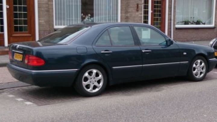 Mercedes-Benz E 420 Elegance (1996)