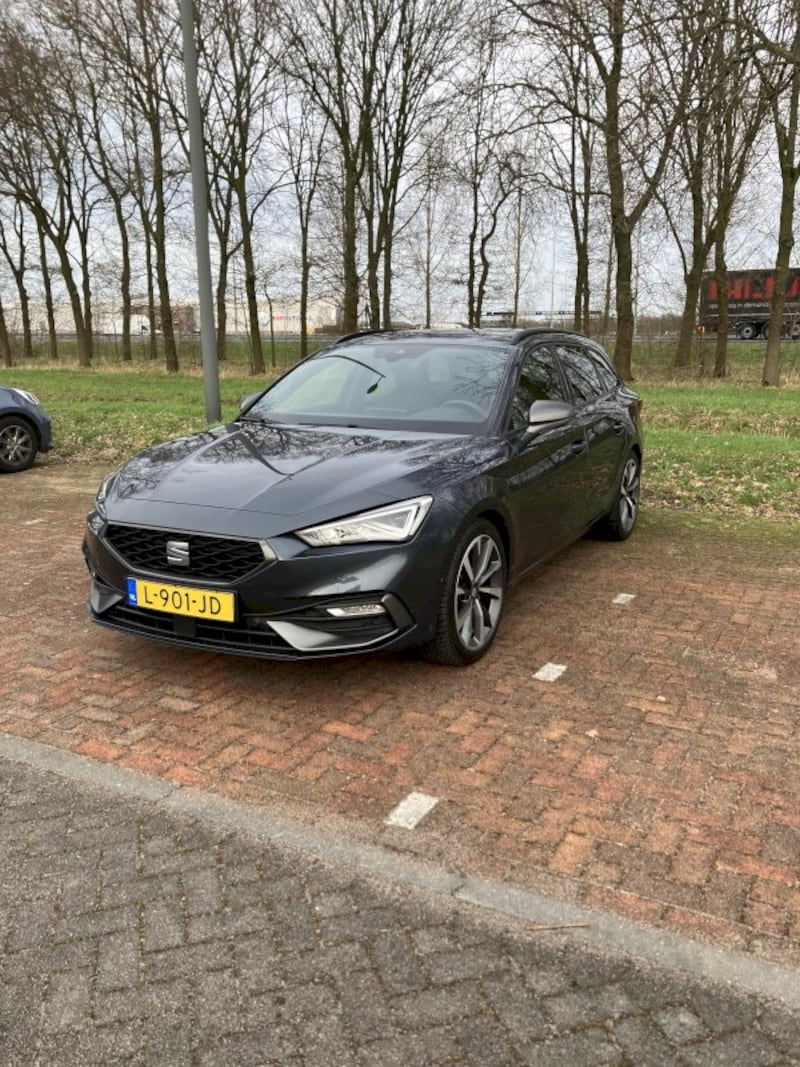 Seat Leon Sportstourer 1.5 eTSI 150pk FR Business Intense (2021)