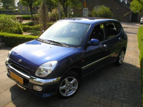 Daihatsu Sirion 1.3 16V VTR (2002)