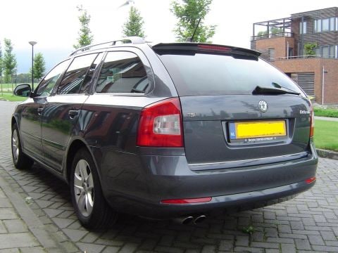 Skoda Octavia Combi 1.4 TSI Ambition Businessline (2011)