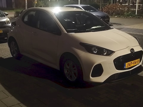 Mazda 2 Hybrid Centre-Line