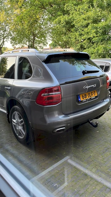 Porsche Cayenne S (2008)
