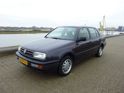Volkswagen Vento 1.6 CL