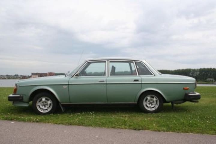 Volvo 264 GL 2.7 Overdrive  (1977)