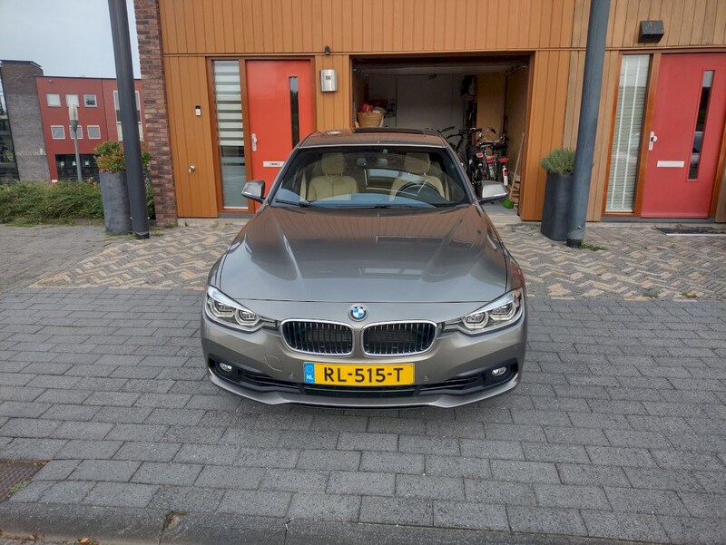 BMW 320i Corporate Lease Edition (2018)