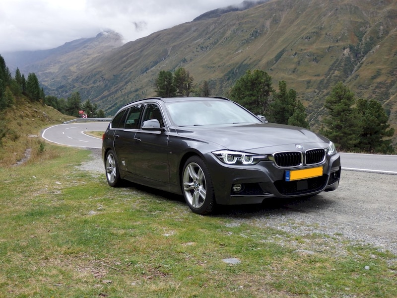 BMW 320i Touring (2019)