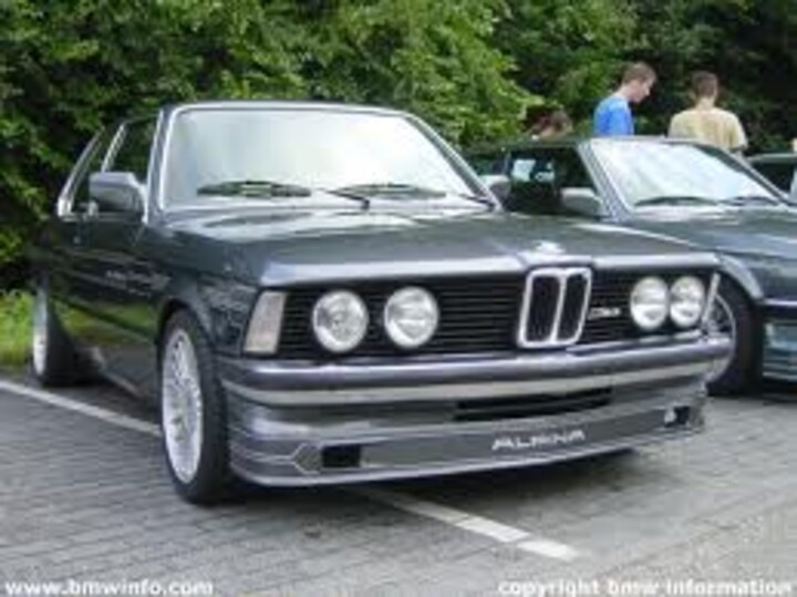 BMW 323i