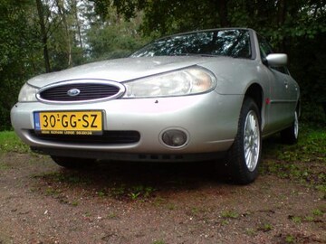 Ford Mondeo 1.8i Ghia Platinum (2000)