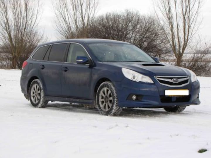 Subaru Legacy Touring Wagon 2.0D Executive (2010)