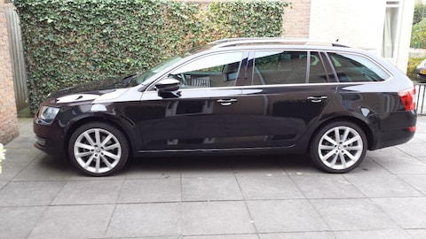 Skoda Octavia Combi 1.8 TSI Greentech Elegance Businessl (2015)