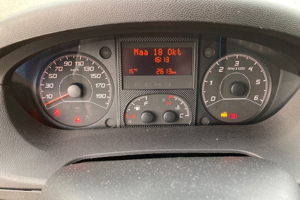 Peugeot e-Boxer
