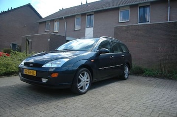 Ford Focus Wagon 1.8i 16V Trend (2000)