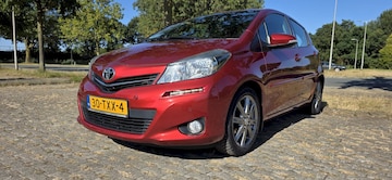 Toyota Yaris 1.3 VVT-i Dynamic (2012)