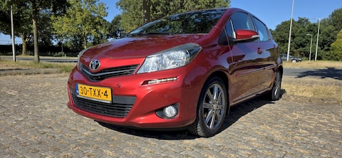 Toyota Yaris 1.3 VVT-i Dynamic (2012)