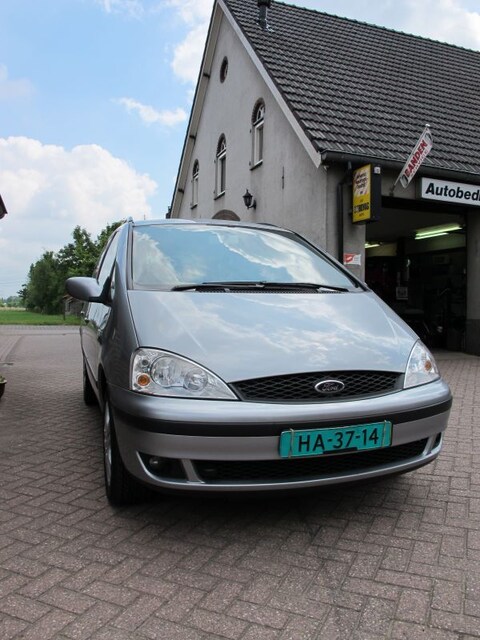 Ford Galaxy 2.3 16V Ghia (2002)