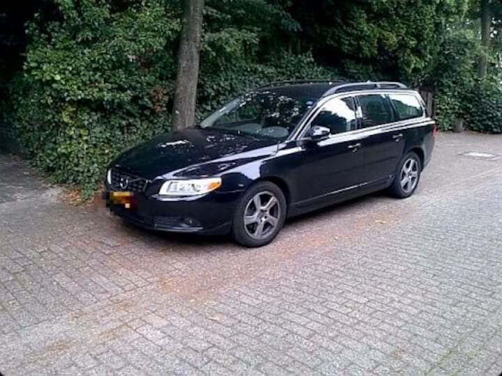 Volvo V70 D4 Momentum (2013)
