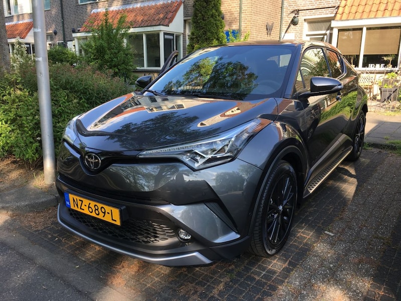 Toyota C-HR 1.2T Premium (2017)