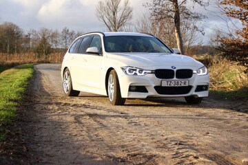 BMW 320i Touring (2018)