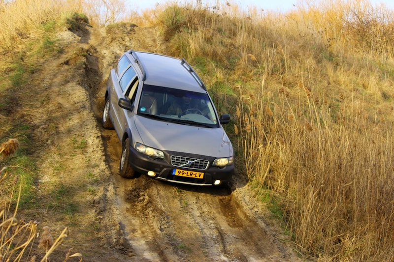 Volvo XC70 2.5 T AWD (2003)