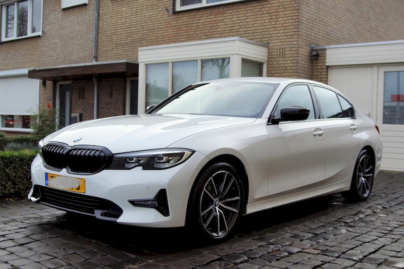 BMW 320i Corporate Executive (2019)