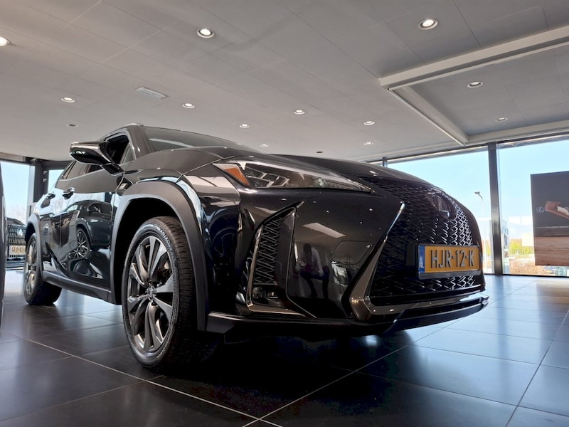 Lexus UX 250h F Sport Line Premium (2020)