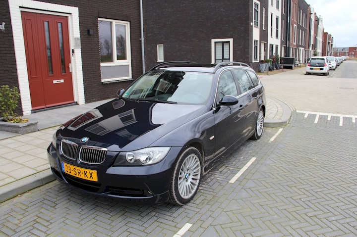 BMW 325xi Touring Executive (2006)