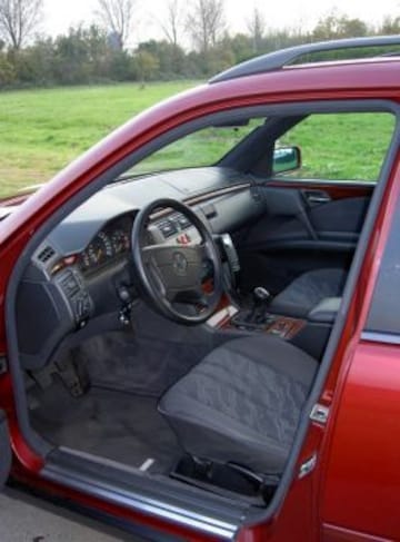 Mercedes-Benz E 220 CDI Classic Combi (1999)