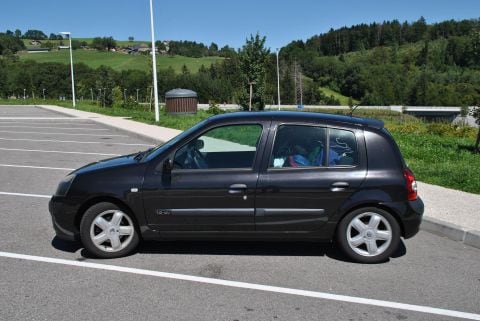 Renault Clio 1.6 16V Dynamique (2003)