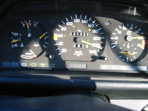 Mercedes-Benz 300 CE (1989)