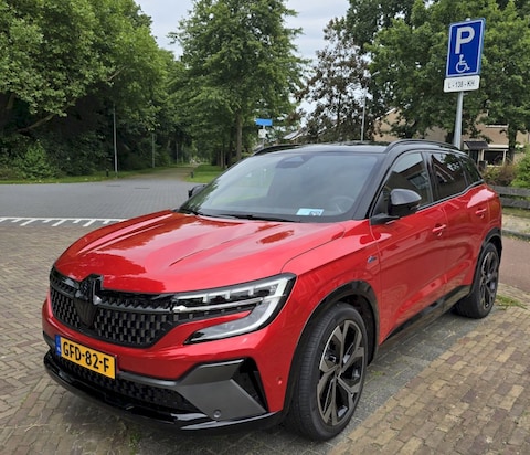 Renault Austral hybrid 200 Iconic Esprit Alpine