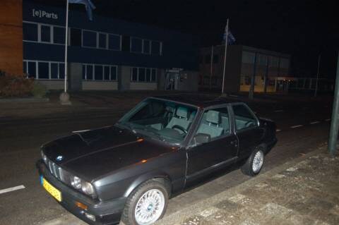 BMW 325i (1987)