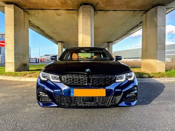 BMW 330e (2020)