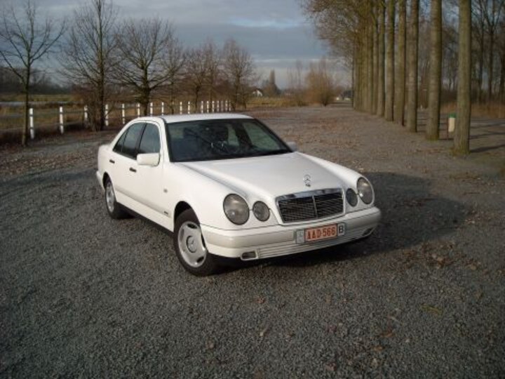 Mercedes-Benz E 220 Diesel Classic