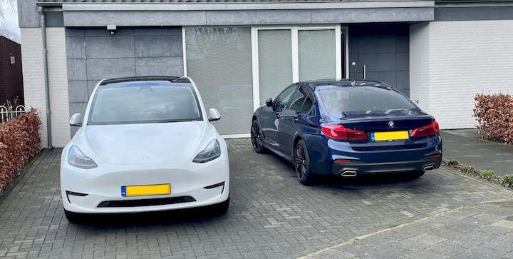 Tesla Model Y Long Range AWD (2023)