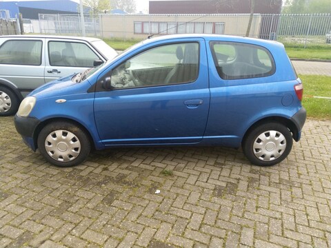 Toyota Yaris 1.0 16v VVT-i Yorin