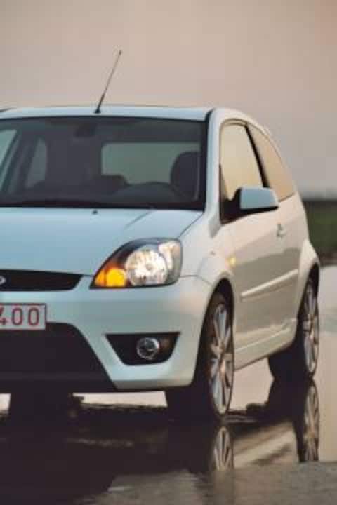 Ford Fiesta 2.0 16V ST (2006)