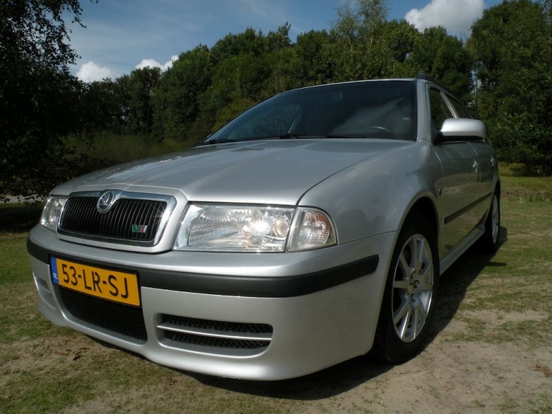 Skoda Octavia Combi 1.8 Turbo 20V RS (2003)