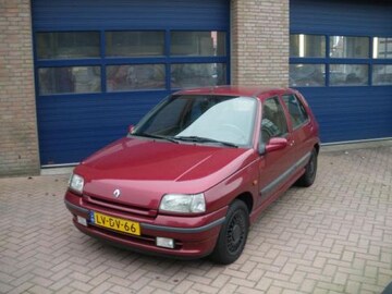 Renault Clio Baccara 1.8 (1995)