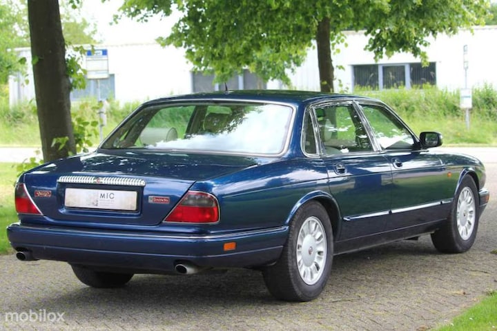 Daimler Double Six